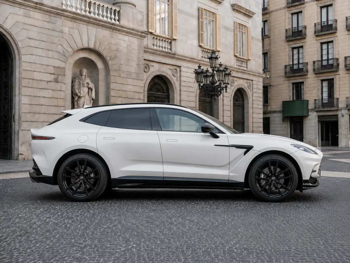 Aston Martin DBX 707 2026, front view — Rome Luxury Car Rental, Rome. The Aston Martin DBX 707 pairs a 707 hp V8 with a genuinely usable five-seat cabin, which…