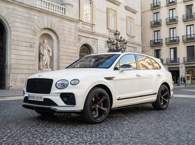 Bentley Bentayga V8-S 2024 — Rome Luxury Car Rental, Roma