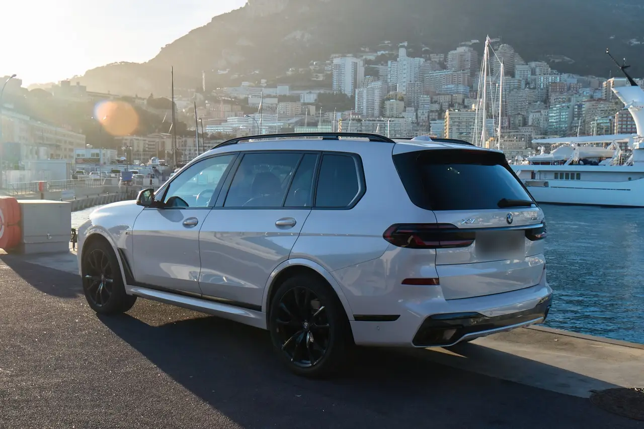BMW X7 40d M 2024, front view — Rome Luxury Car Rental, Rome. Seven seats, one seamless Amalfi Coast overnight