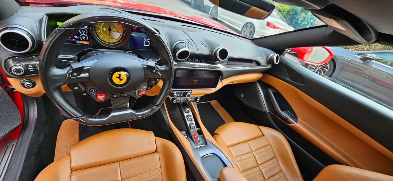 Ferrari Portofino M 2023, esterno — Rome Luxury Car Rental, Roma. La Ferrari Portofino M del 2023 è una gran turismo scoperta pensata per chi vuole la…