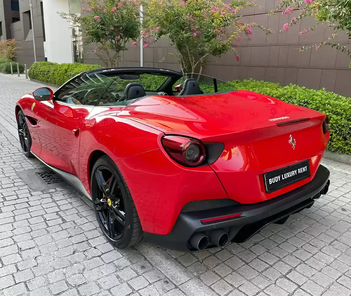 Ferrari Portofino M 2023, cruscotto — Rome Luxury Car Rental, Roma. La Ferrari Portofino M del 2023 è una gran turismo scoperta pensata per chi vuole la…