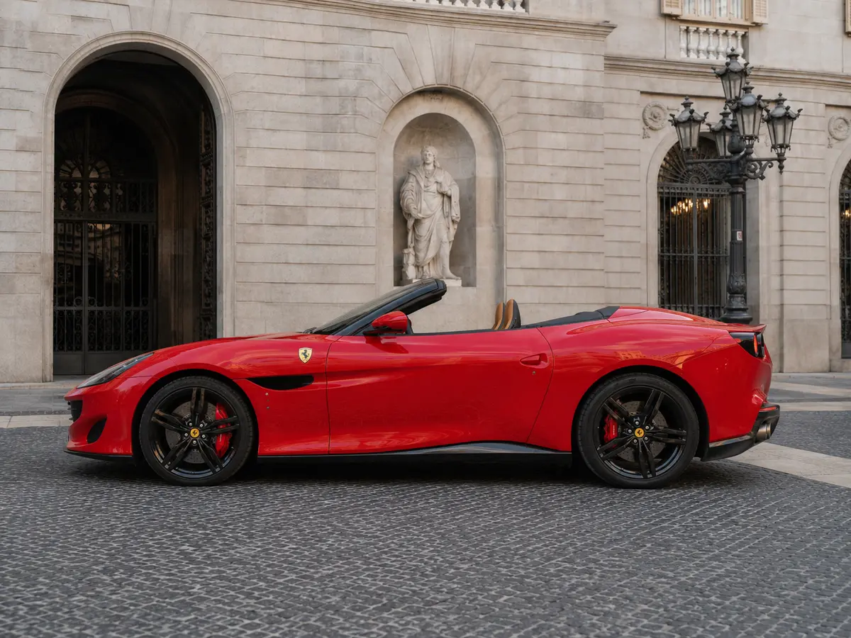 Ferrari Portofino M 2023, esterno — Rome Luxury Car Rental, Roma. La Ferrari Portofino M del 2023 è una gran turismo scoperta pensata per chi vuole la…