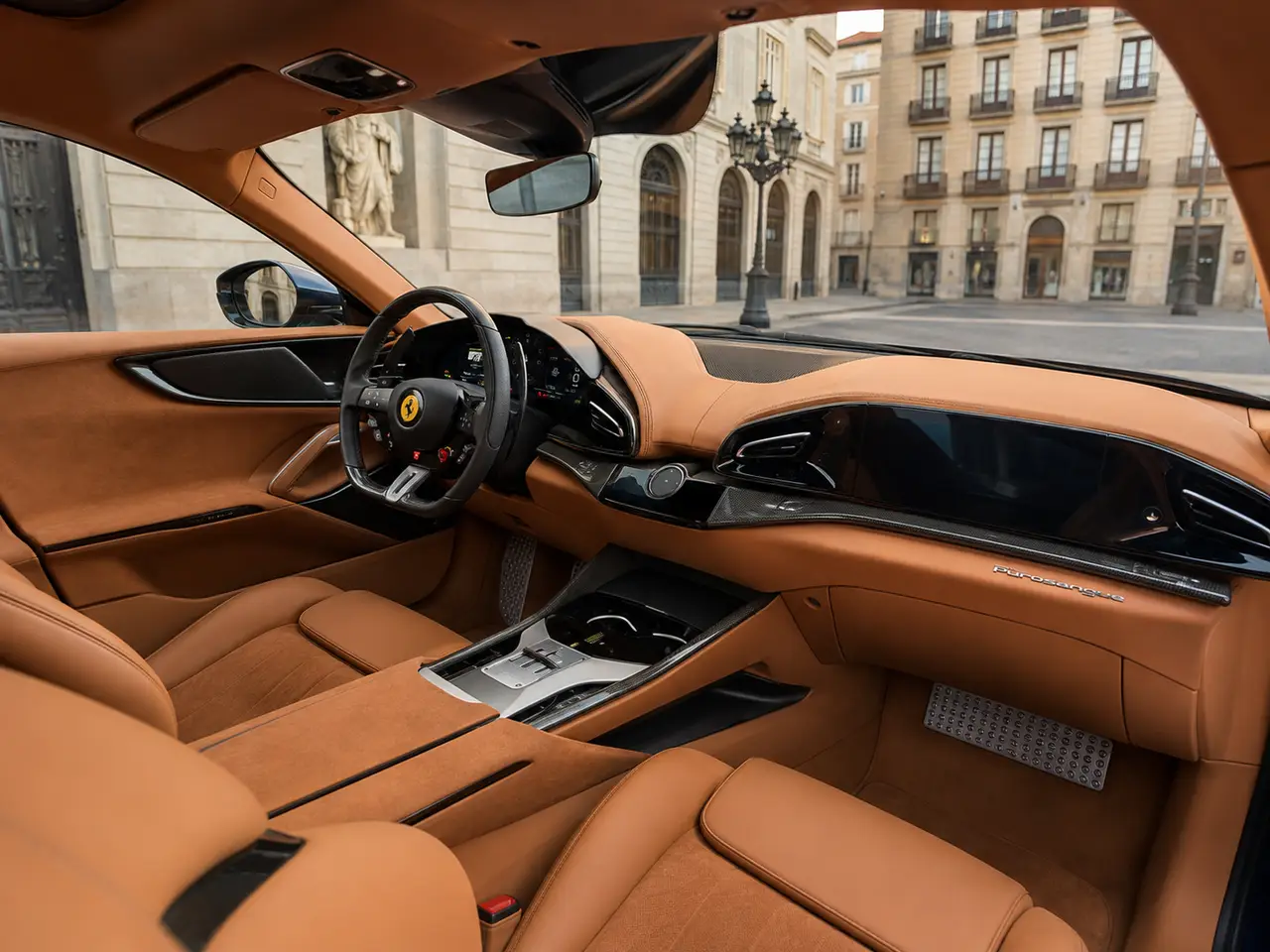 Ferrari Purosangue 2024, салон — Rome Luxury Car Rental, Рим. Ferrari Purosangue 2024 года стоит в линейке отдельно от классических купе марки: пять…