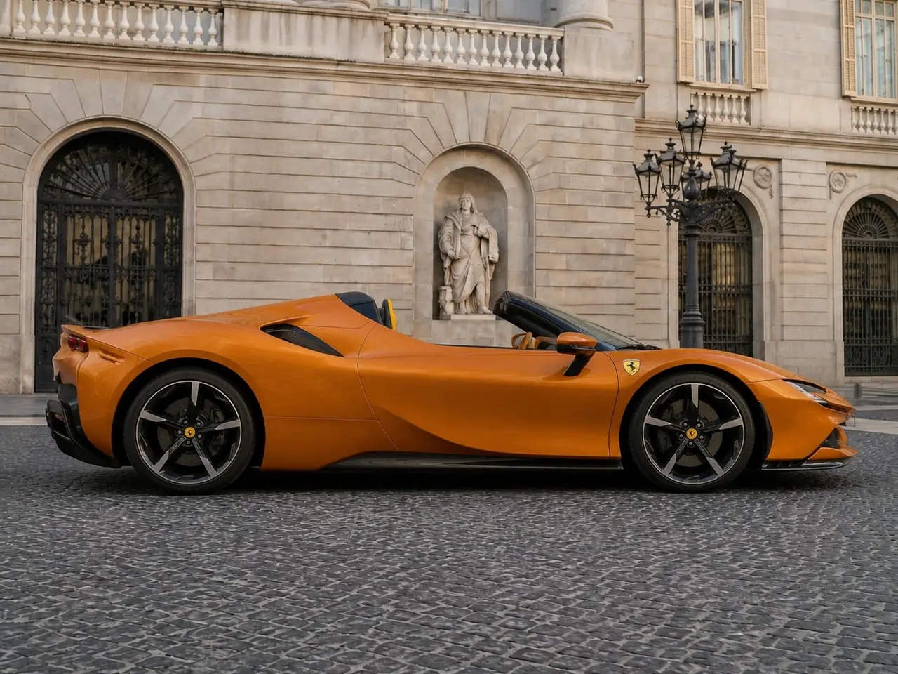 Ferrari SF90 Spider Tailor Made 2025, vista frontale — Rome Luxury Car Rental, Roma. La Ferrari SF90 Spider Tailor Made è una due posti da 986 CV, una configurazione ibrida…