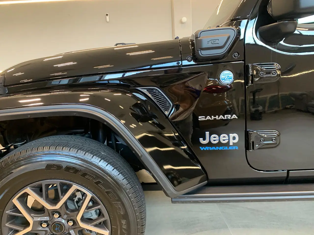 Jeep Wrangler 2025, rear view — Rome Luxury Car Rental, Rome. The 2025 Jeep Wrangler brings a different register to the fleet — boxy, upright, and…