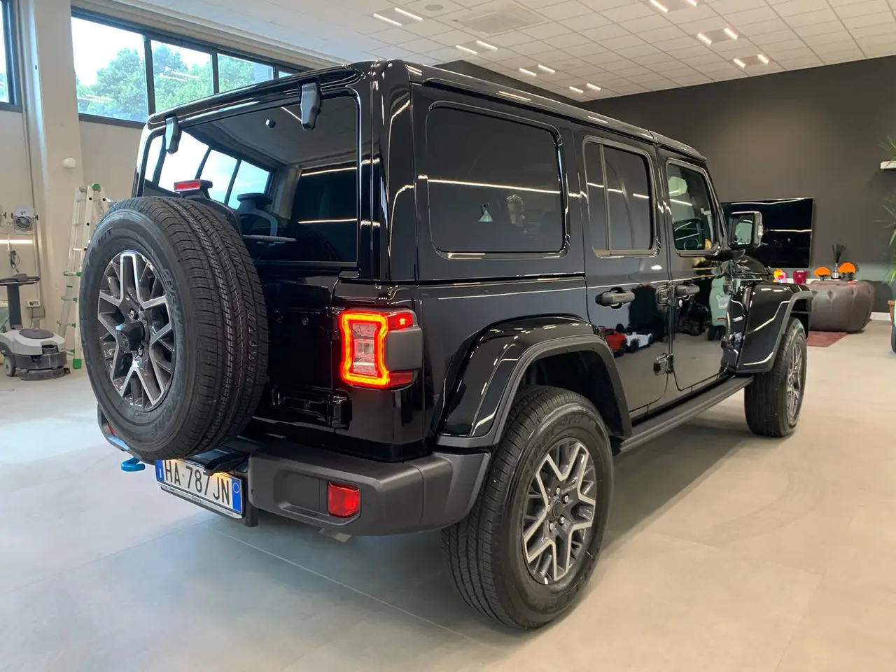 Jeep Wrangler 2025, interior — Rome Luxury Car Rental, Rome. The 2025 Jeep Wrangler brings a different register to the fleet — boxy, upright, and…
