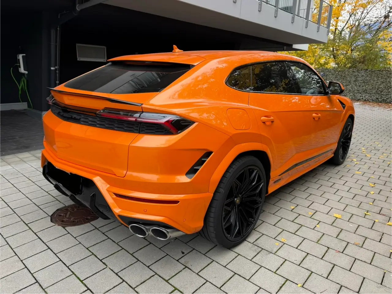 Lamborghini URUS SE 2025, esterno — Rome Luxury Car Rental, Roma. Il Lamborghini URUS SE 2025 porta la grinta di un SUV da 800 cavalli in un formato che…