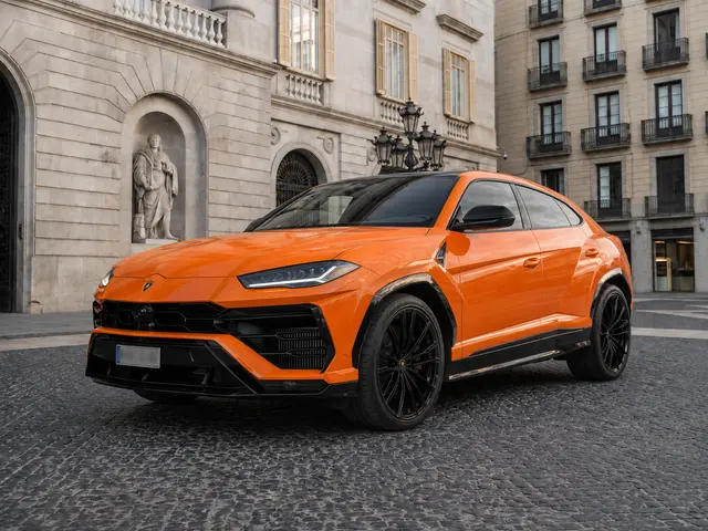 Lamborghini URUS SE 2025 — Rome Luxury Car Rental, Roma