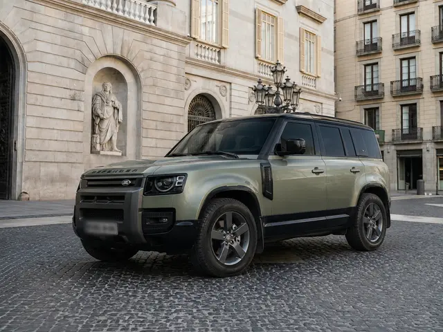 Land Rover Defender X-Dynamic 7 seater 2024 — Rome Luxury Car Rental, Roma