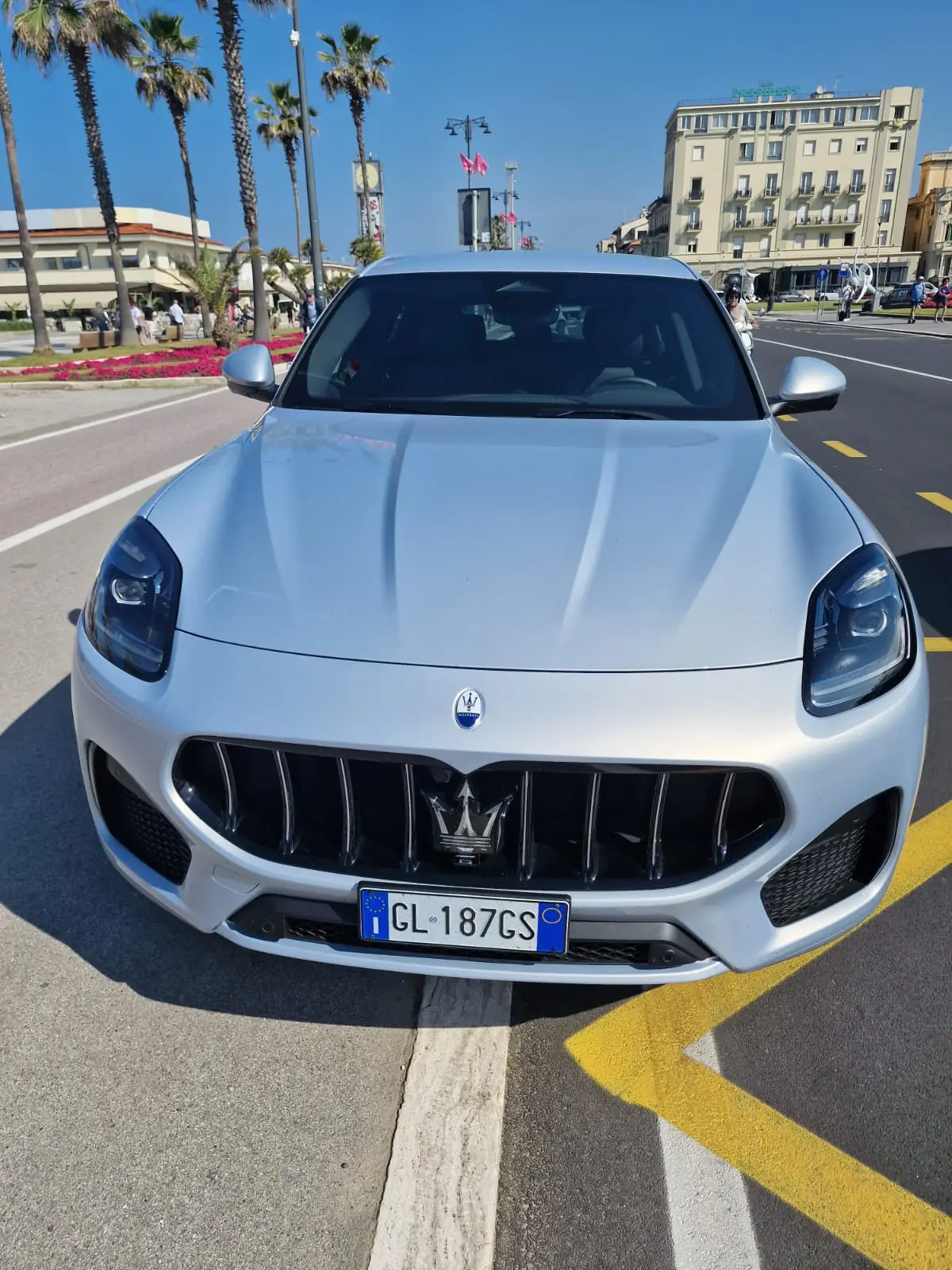 Maserati Grecale GT 2025, внешний вид — Rome Luxury Car Rental, Рим. Maserati Grecale GT сочетает управляемость городского внедорожника с посадкой на пять…