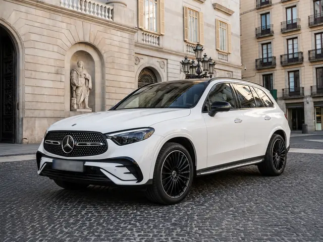 Mercedes Benz GLC 2025 — Rome Luxury Car Rental, Roma