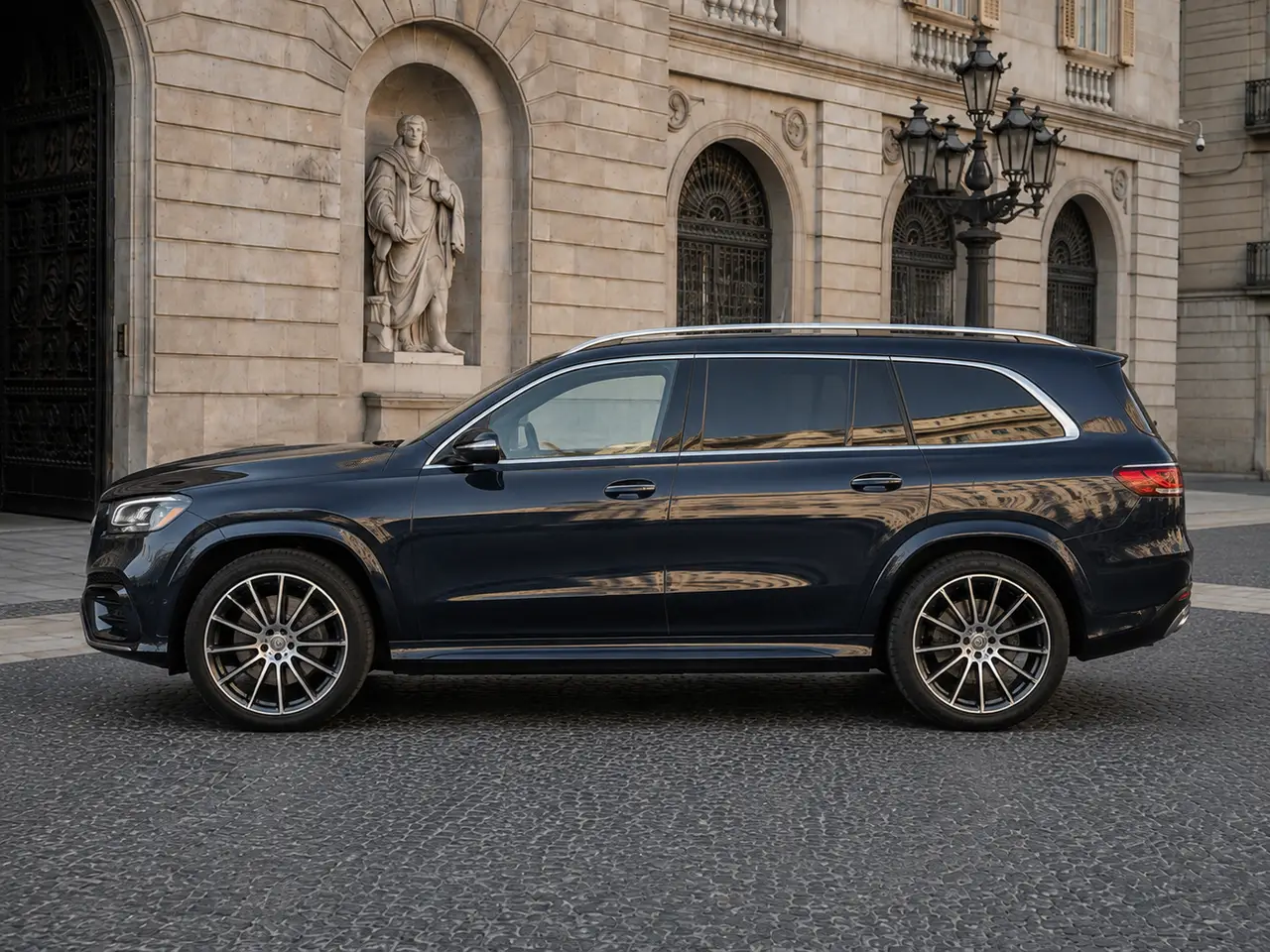 Mercedes Benz GLS-klasse 350 D Exclusive 7 Posti 2025, exterior — Rome Luxury Car Rental, Rome. The Mercedes-Benz GLS 350d Exclusive brings a different kind of presence to the fleet: a…