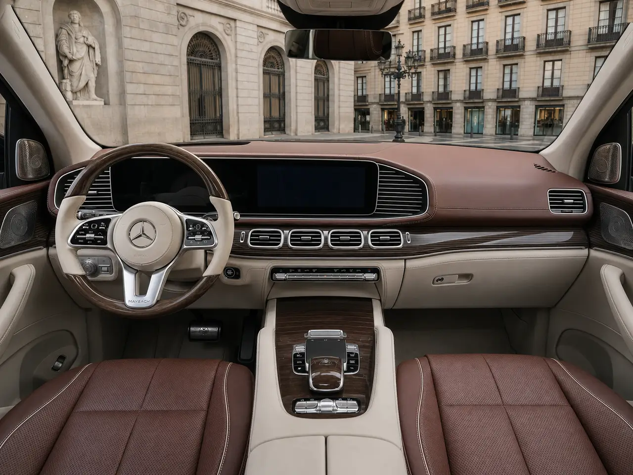 Mercedes Benz GLS Maybach 2022, interni — Rome Luxury Car Rental, Roma. Il Mercedes-Benz GLS Maybach 2022 porta le proporzioni di un SUV di grande formato dentro…