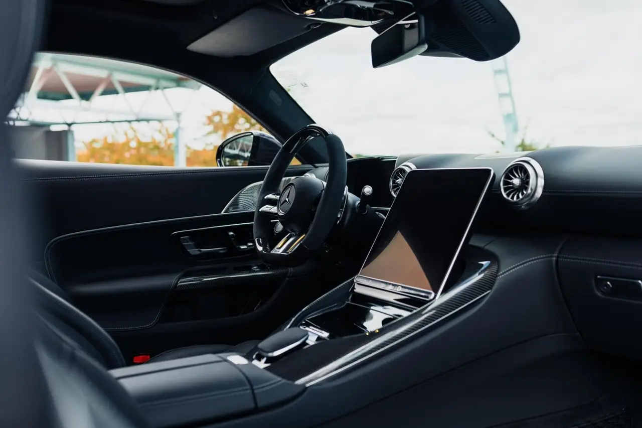 Mercedes Benz GT63 AMG Coupe 2024, vista posteriore — Rome Luxury Car Rental, Roma. La Mercedes-Benz GT63 AMG Coupé 2024 è una gran turismo a due posti pensata per chi cerca…