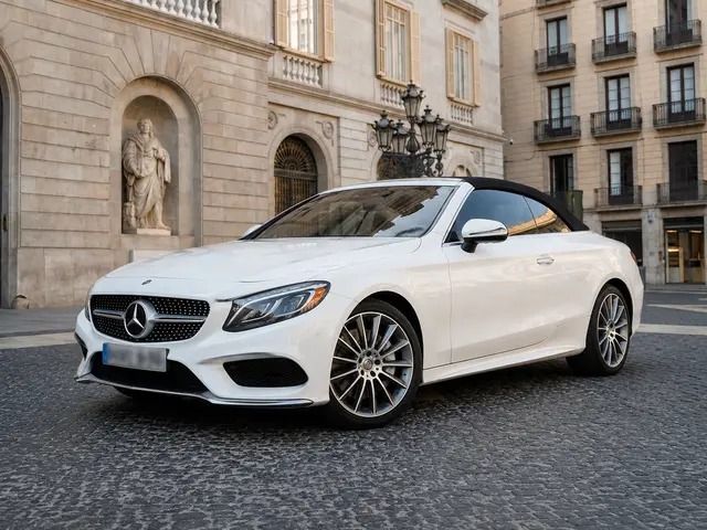 Mercedes Benz S560 Cabrio 2021 — Rome Luxury Car Rental, Roma