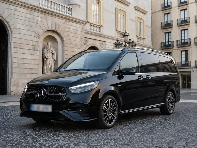 Mercedes Benz V300 4x4 XL VIP (Captain, 7 seat) 2025 — Rome Luxury Car Rental, Roma