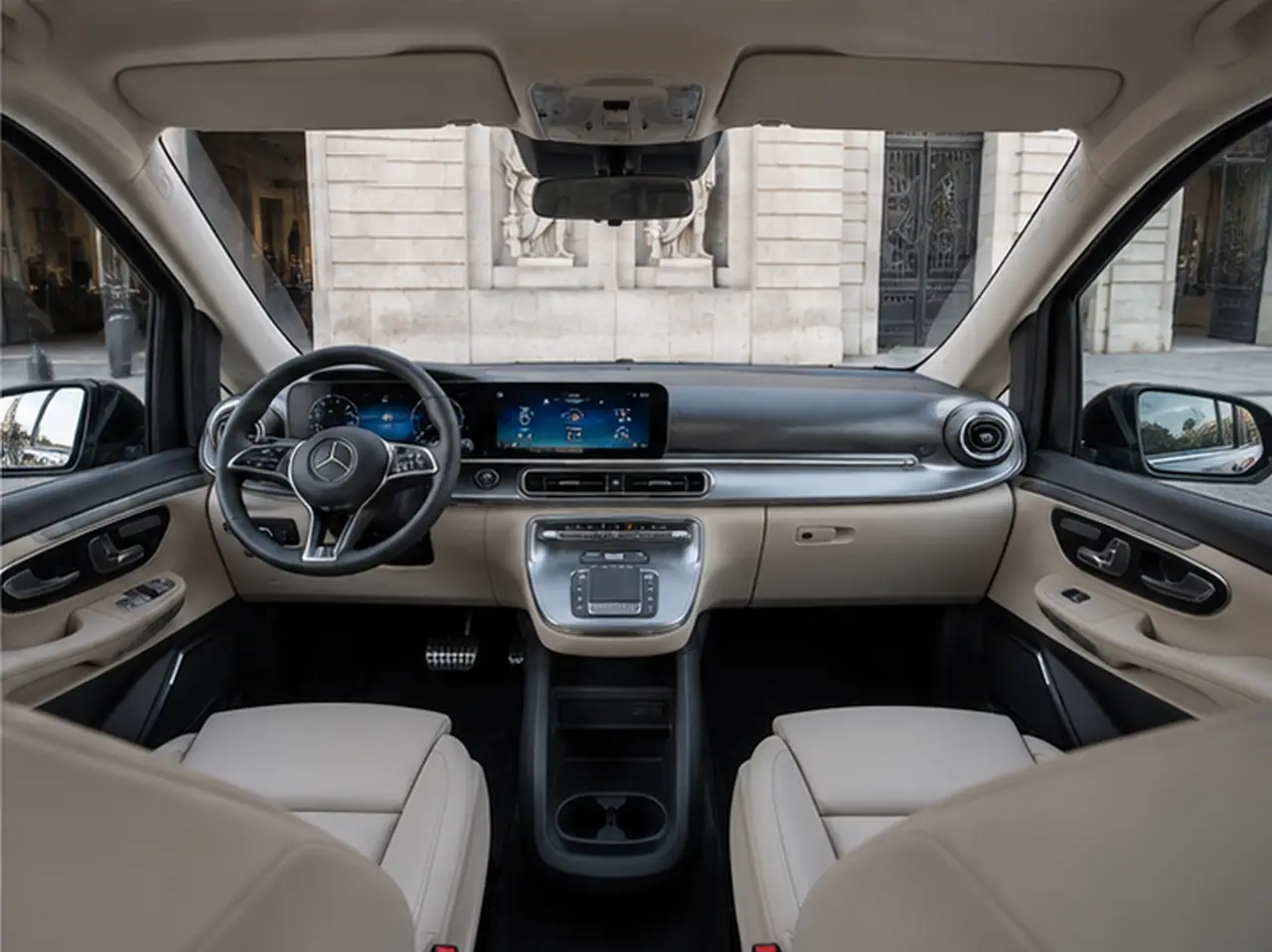 Mercedes V Class 2026, interni — Rome Luxury Car Rental, Roma. La Mercedes Benz V Class 2026 non punta sulla scatto ma sulla capacità di portare fino a…