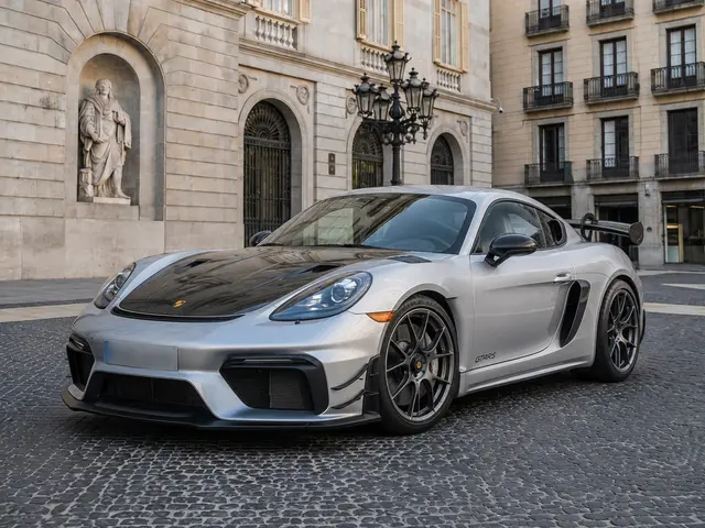 Porsche GT4 RS 2024 — Rome Luxury Car Rental, Roma