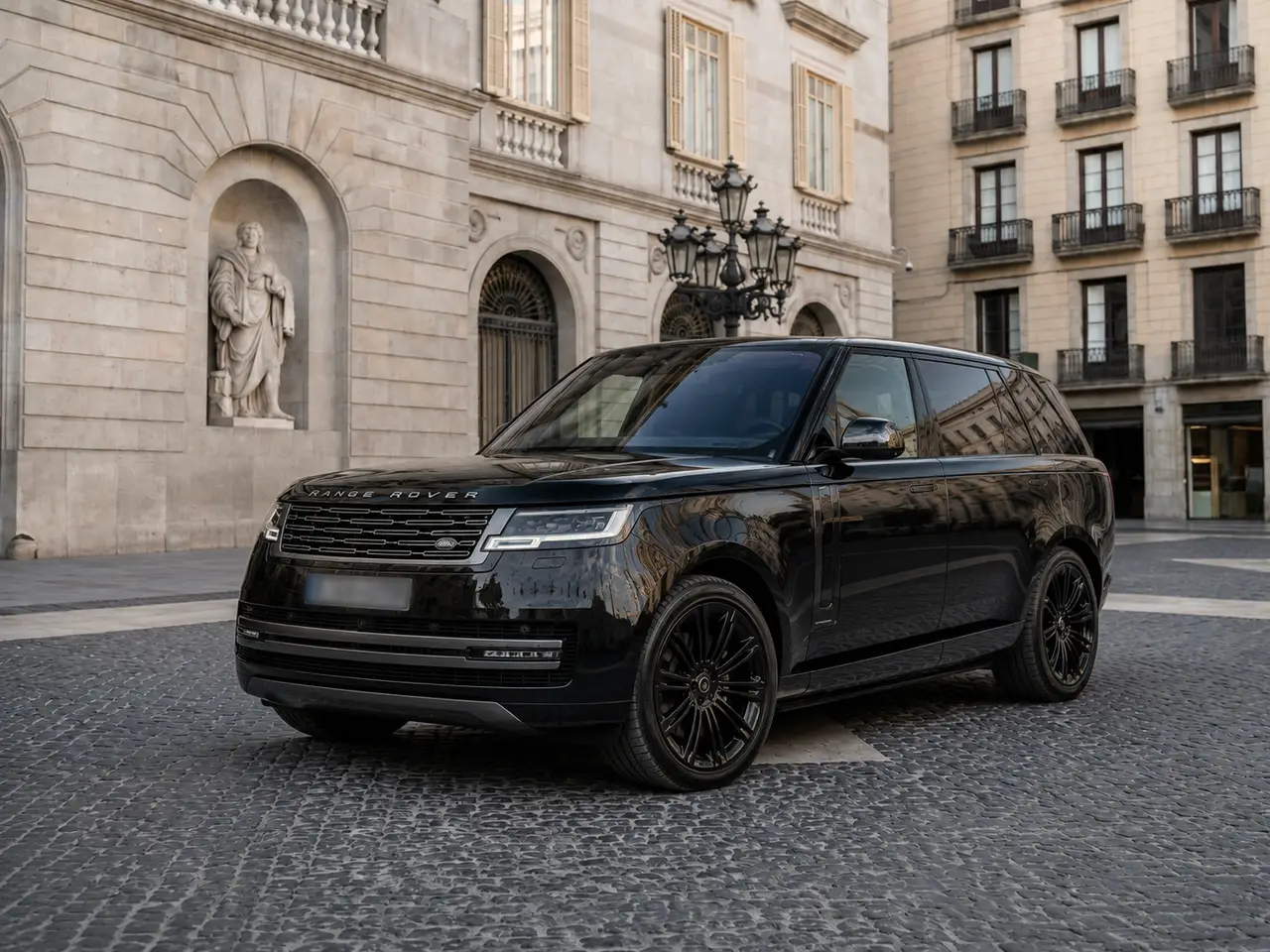 Rover Range Rover Autobiography D350 7s 2025 — Rome Luxury Car Rental, Roma. Il Range Rover Autobiography D350 7s del 2025 abbina un propulsore diesel da 350 cavalli…