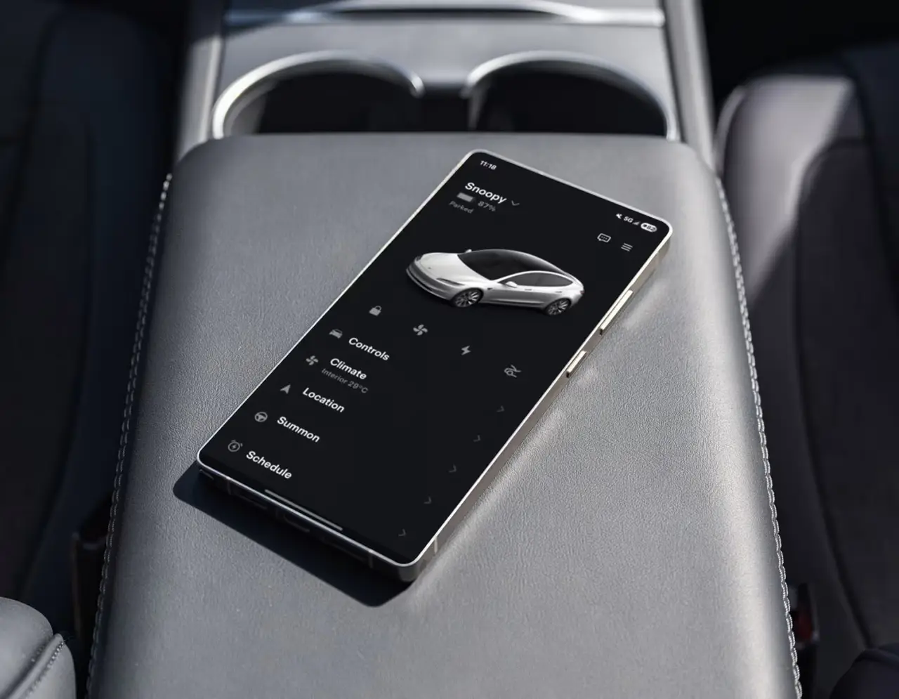 Tesla Model 3 Performance 2026, vista frontale — Rome Luxury Car Rental, Roma. La Tesla Model 3 Performance 2026 porta a Roma un'idea diversa della velocità: 510 CV…